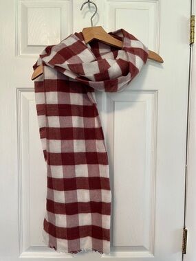GAP Wool blend Burgundy and White Buffalo Plaid Scarf